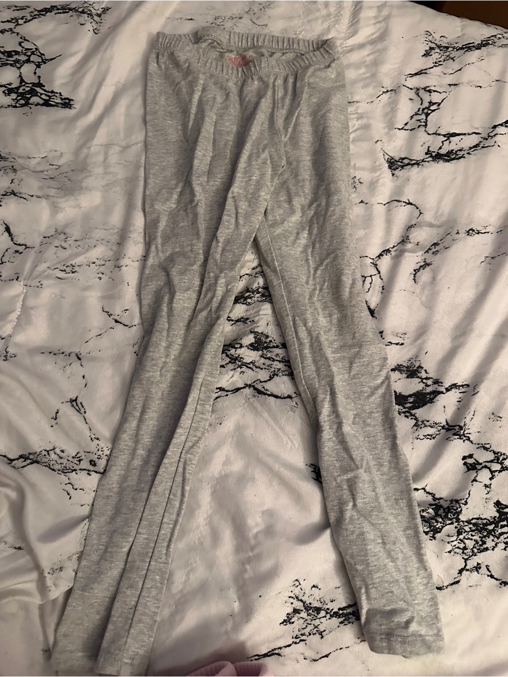 Cat & jack size 5 T leggings good condition